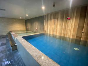 Bazén v ubytování On Hotel nebo v jeho okolí