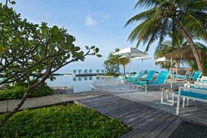 Bazén v ubytování Constance Moofushi Maldives - All Inclusive nebo v jeho okolí