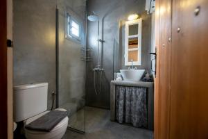 Koupelna v ubytování Giourgas Cottage Milos Island + 16 fotografií