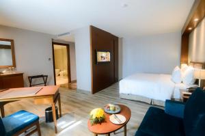 O zonă de relaxare la The Excelton Hotel