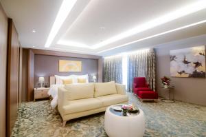 O zonă de relaxare la The Excelton Hotel