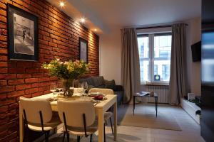 Posedenie v ubytovaní oompH Warsaw Central Premium Apartments