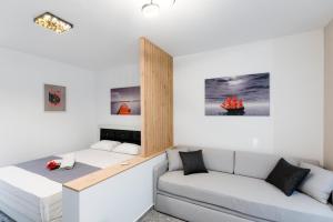 Posedenie v ubytovaní TwinStars Superior Apartment
