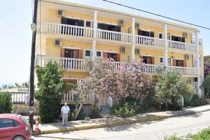 Galeriebild der Unterkunft SUNSET BAY STUDIOS in Agios Georgios + 8 Fotos