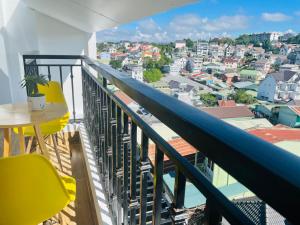 Balkón nebo terasa v ubytování Duy Thanh hotel