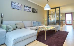 Χώρος καθιστικού στο Apartement Jasmund mit Ostseeblick - Haus Fore zu Schloss Ranzow