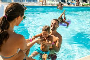 Hosté ubytování Bikini Tropicana Family Hotel