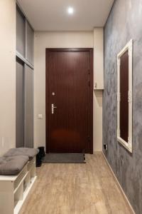 Gambar di galeri bagi Lovely 2-bdrm condo ideal for couples and family with children, free parking on premises di Rīga +6 gambar