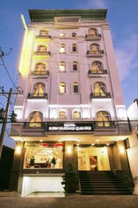 El edificio en el que está el hotel