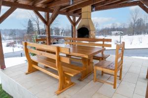 Fotografie z fotogalerie ubytování Chalet Markoci With Hot Tub - Happy Rentals v destinaci Rakovica