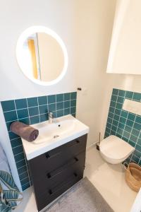Kúpeľňa v ubytovaní Appartement T2 neuf, cosy & tout confort - Proche Centre ville par Groom