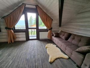 Posedenie v ubytovaní Mountain White House гостинний двір