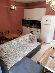 Dapur atau dapur kecil di Aziz Konaklama +27 gambar