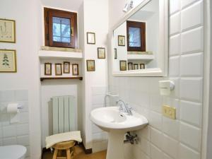 Ein Badezimmer in der Unterkunft Apartment in Umbria near Lake Trasimeno