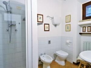 Ein Badezimmer in der Unterkunft Apartment in Umbria near Lake Trasimeno