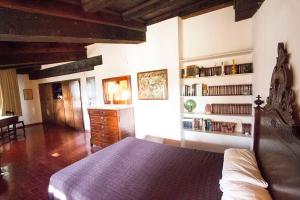 Posedenie v ubytovaní Catalunya Casas Heavenly Haven for 16 pax , 30km from Barcelona!