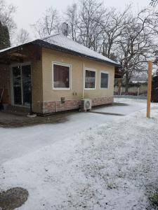 Dunakanyar, Szentendrei sziget Szamóca Vendégház Horány télen nyáron during the winter