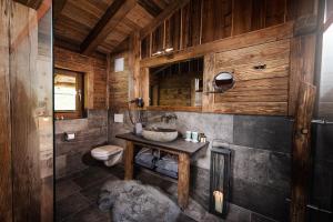 Łazienka w obiekcie Gletscher-Chalet Stubai