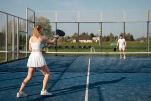 Tenis a/nebo squash v ubytování Hotel Kabila nebo okolí