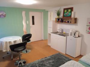 Η κουζίνα ή μικρή κουζίνα στο Kleine Unterkunft für Selbstversorger