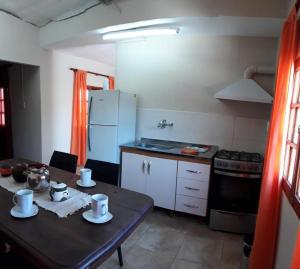 Una cocina o kitchenette en Del Sol 243