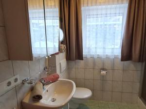 Koupelna v ubytování Apartment Walch-1 by Interhome