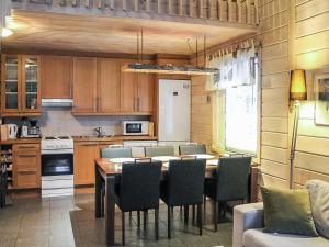 Kuchyň nebo kuchyňský kout v ubytování Holiday Home Ylläs iisakki as- 10a by Interhome