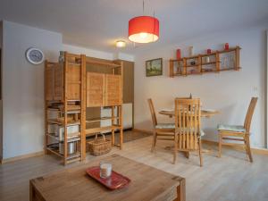 พื้นที่นั่งเล่นของ Apartment Jorasse A 1 by Interhome