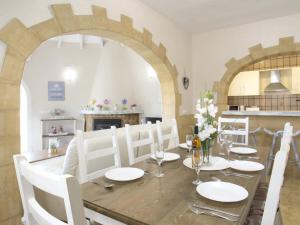 En restaurant eller et spisested på Villa La Calma by Interhome