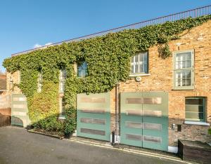 Unique,architecturally acclaimed,Notting Hill home