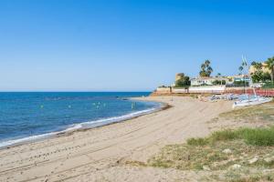 Gallery image of Cosy apartment with direct access to the sea in Mijas