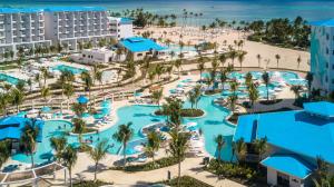 eine Luftansicht auf den Pool im Resort in der Unterkunft Margaritaville Island Reserve Cap Cana Hammock - An Adults Only All-Inclusive Experience in Punta Cana