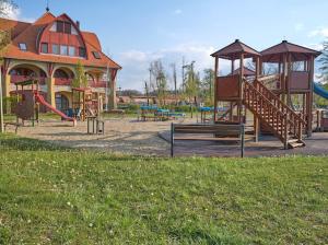 Herní místnost nebo prostor pro děti v ubytování Strand Apartman