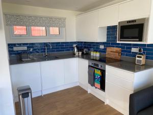 Gallery image of The View. Stylish modern Chalet in great location. in Cromer +56 photos