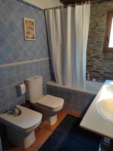 A bathroom at Cobert de Martí