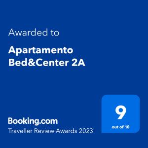 Apartamento Bed&Center 2Aに飾ってある許可証、賞状、看板またはその他の書類