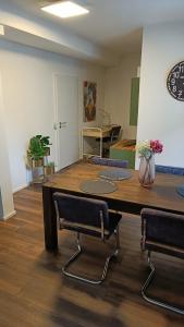 Fotografie z fotogalerie ubytování Möblierte Wohnung Hanau-Kahl-Alzenau - max. 4 Personen v destinaci Kahl am Main