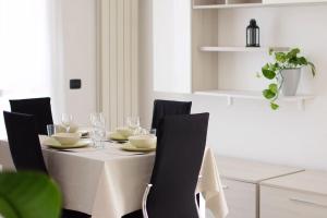 Fotografie z fotogalerie ubytování CA' GIALLA 2 - sul Lago di Lugano, Dog friendly, Terrazza e Parcheggio - v destinaci Cadegliano Viconago