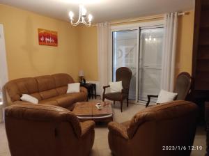 Część wypoczynkowa w obiekcie Er Mervent Maison de vacances