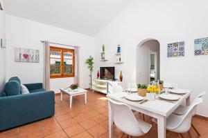 Posedenie v ubytovaní Villa Belen by Villa Plus