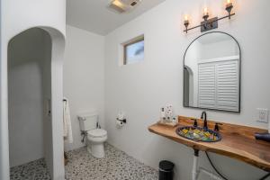 Koupelna v ubytování Sirena Vineyard Resort