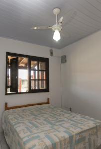 Lova arba lovos apgyvendinimo įstaigoje Casa com churrasqueira prox a Praia de Cidreira RS