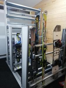 The fitness centre and/or fitness facilities at Cozy Ski Apartment Jahorina