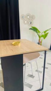 Foto sihtkohas Pointe-à-Pitre asuva majutusasutuse Urban Zen Appart Spacieux studio atypique avec bain a remous proche de tout galeriist