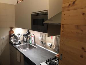 A kitchen or kitchenette at Relais Totì BeB bed e breakfast