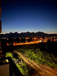A general mountain view or a mountain view taken from Az apartmant