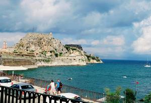 Kép AAY- Best Corfu Town & Sea Apart 2bedroom Renovated + lift / Comfy&Design+WiFi szállásáról Korfuban a galériában