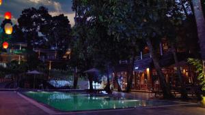 Piscina a De Foret o a prop