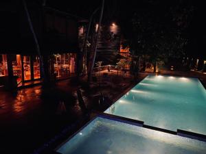 Piscina a De Foret o a prop