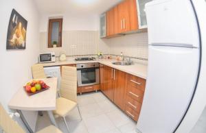 Spacious and modern apartment close to Old City